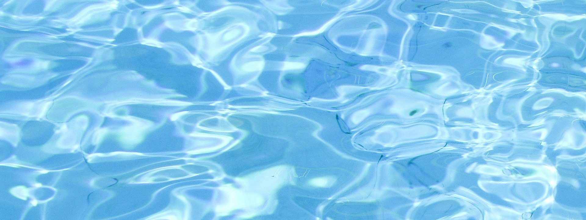 Wasser in einem Freibad oder Pool