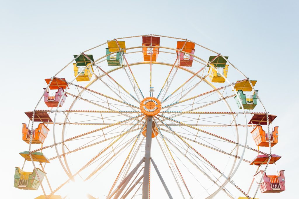 Riesenrad oder Freizeitpark als Familienausflug